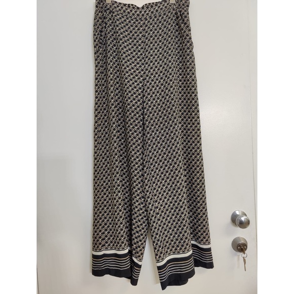 H&M Cropped Black and White Pants - Picture 2 of 8